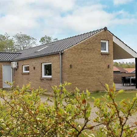 Four-bedroom Holiday In 5