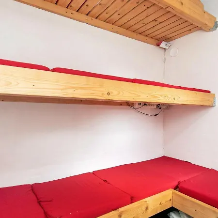 Four-bedroom Holiday In 5 *